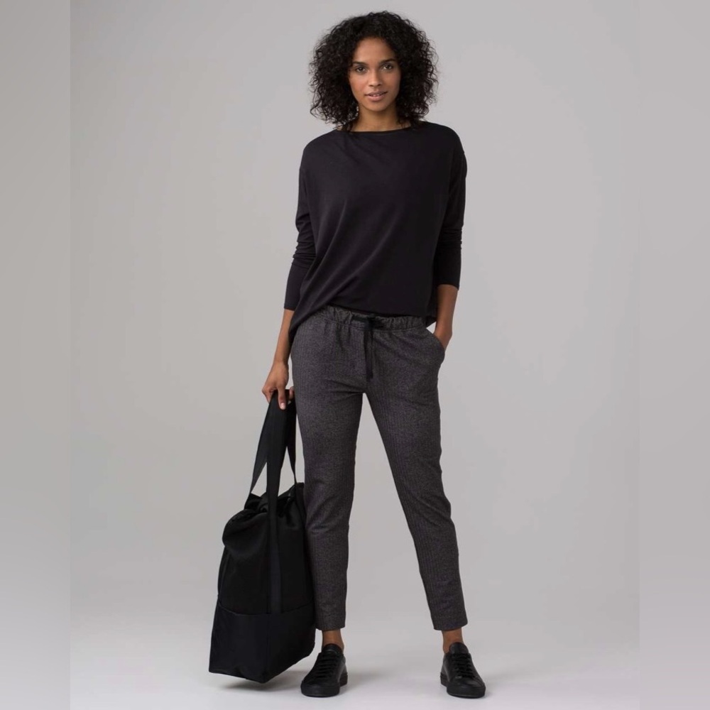 Lululemon Jet Crop Luon
